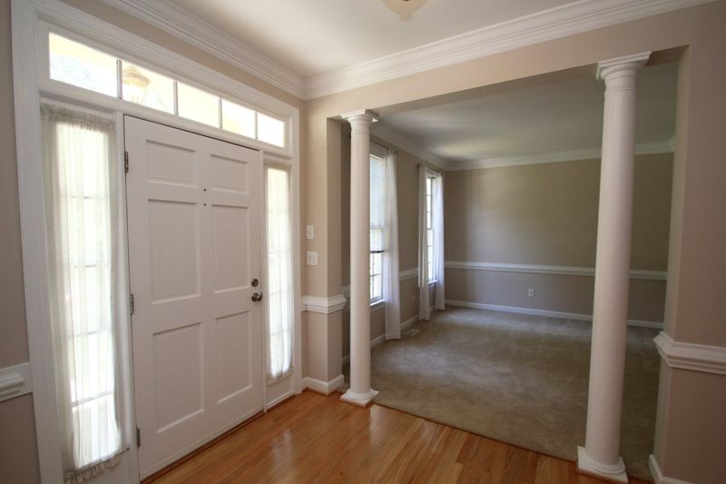 132 Parkcrest Dr, Cary, NC 27519