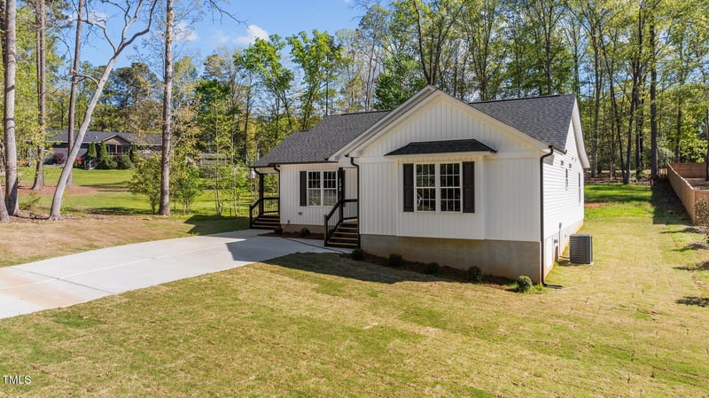132 Prairie Dog Dr, Louisburg, NC 27549