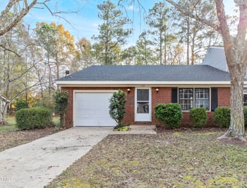 132 Rollingwood Dr, Dunn, NC 28334