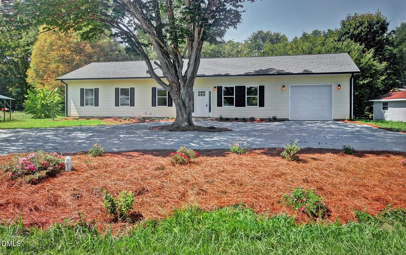 132 N State St, Haw River, NC 27258