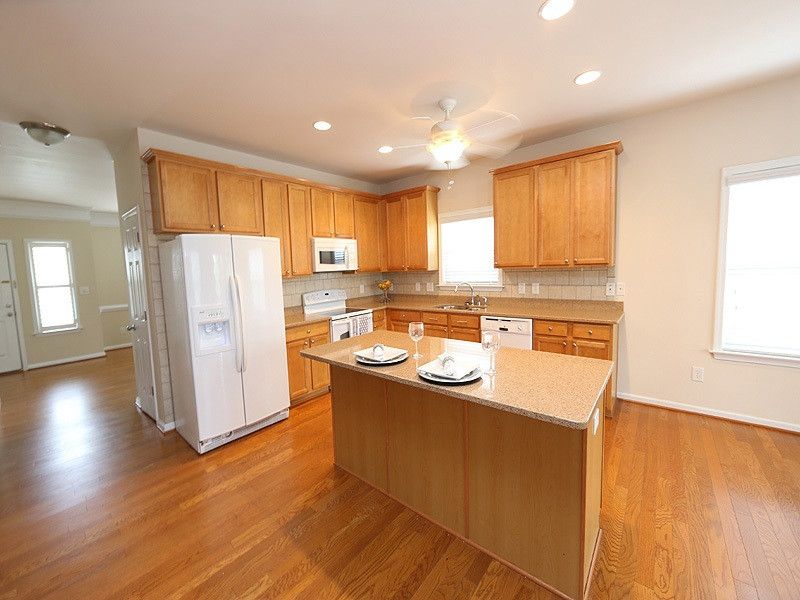 132 Willowbrook Cir, Clayton, NC 27527