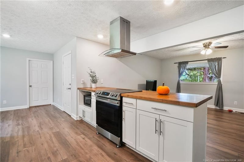 132 Wolfpoint Dr, Fayetteville, NC 28311