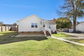 132 Yellow Stone Ln, Smithfield, NC 27577