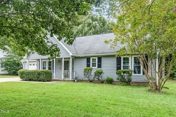 1320 Academy St, Fuquay Varina, NC 27526