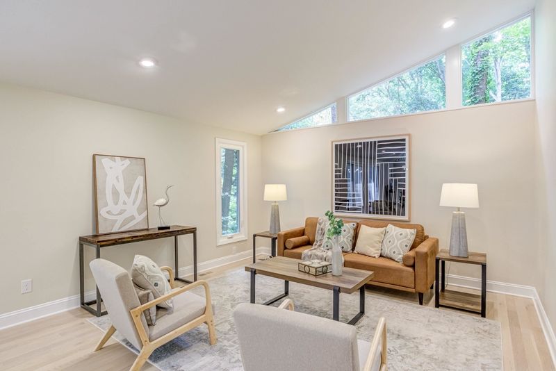 1320 Chaney Rd, Raleigh, NC 27606