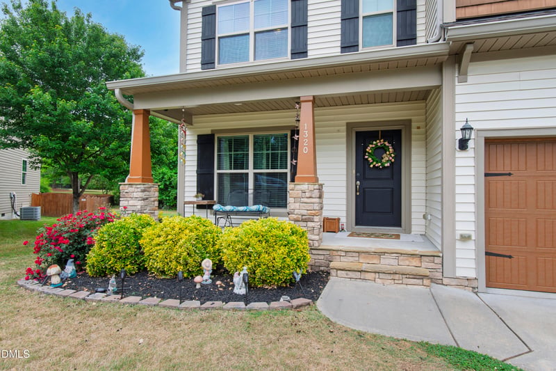 1320 Double Oak Ln, Willow Springs, NC 27592