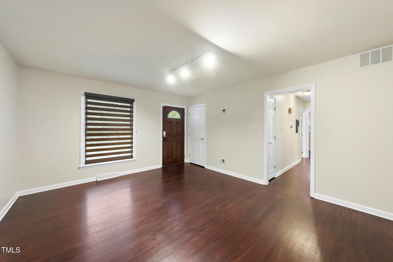 1320 Londonderry Cir, Raleigh, NC 27610