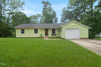 1320 Londonderry Cir, Raleigh, NC 27610