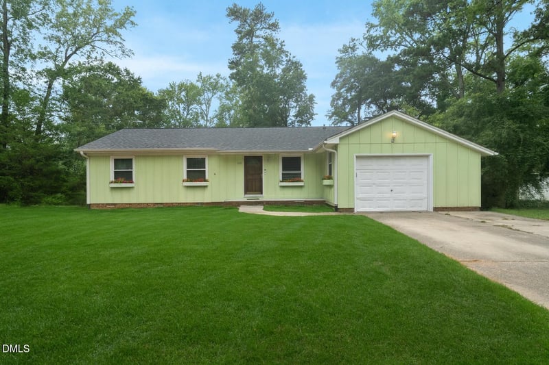 1320 Londonderry Cir, Raleigh, NC 27610