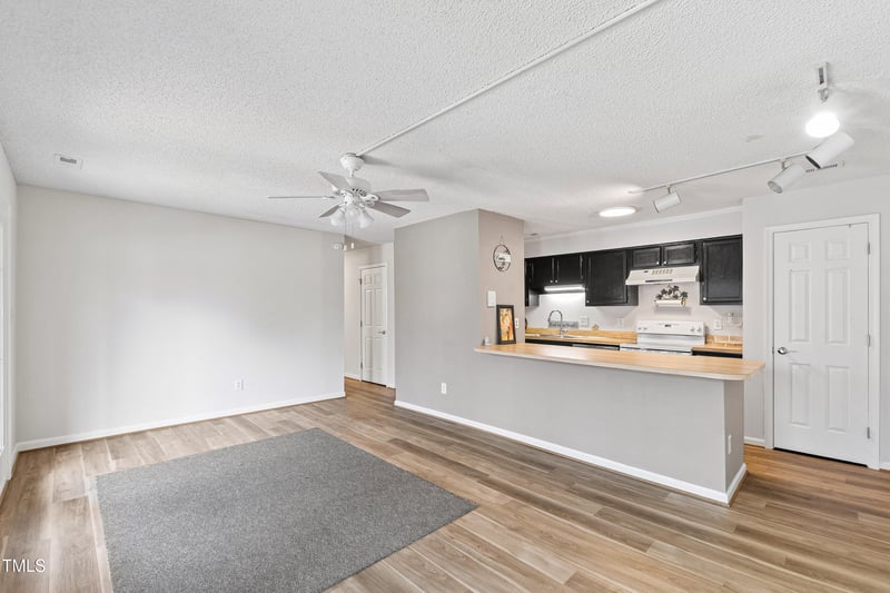 1320 Park Glen Dr #203, Raleigh, NC 27610