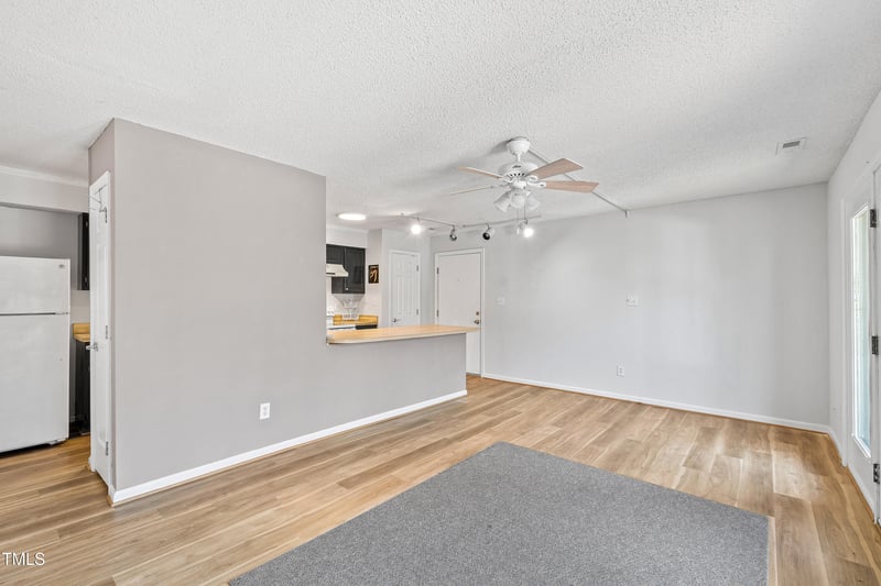 1320 Park Glen Dr #203, Raleigh, NC 27610