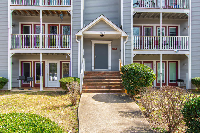 1320 Park Glen Dr #203, Raleigh, NC 27610