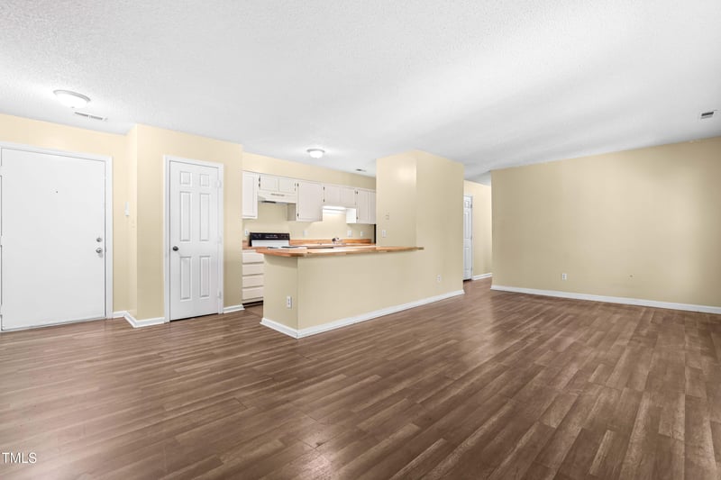1320 Park Glen Dr #204, Raleigh, NC 27610