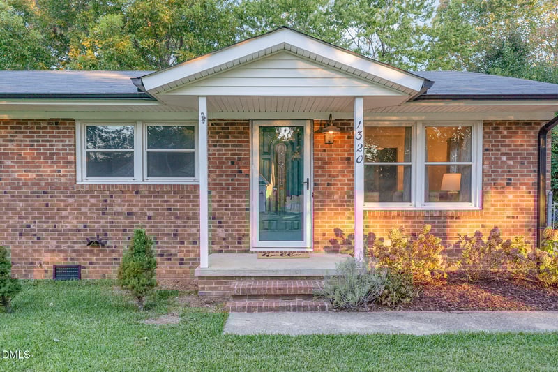 1320 Pineview Dr, Garner, NC 27529