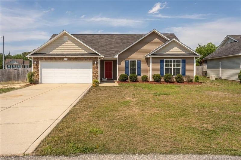1320 Snowy Egret Dr, Fayetteville, NC 28306