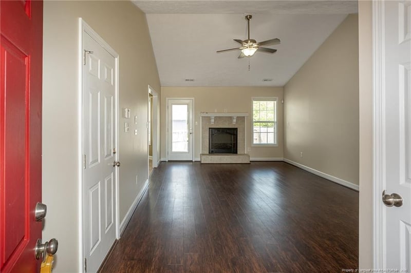 1320 Snowy Egret Dr, Fayetteville, NC 28306