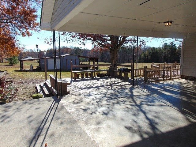 1320 Todd Rd, Roxboro, NC 27574