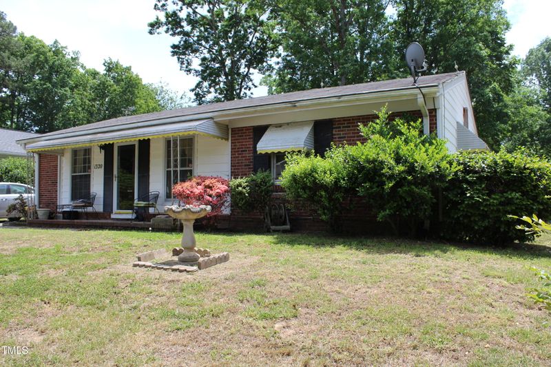 1320 Wrentree Cir, Raleigh, NC 27610