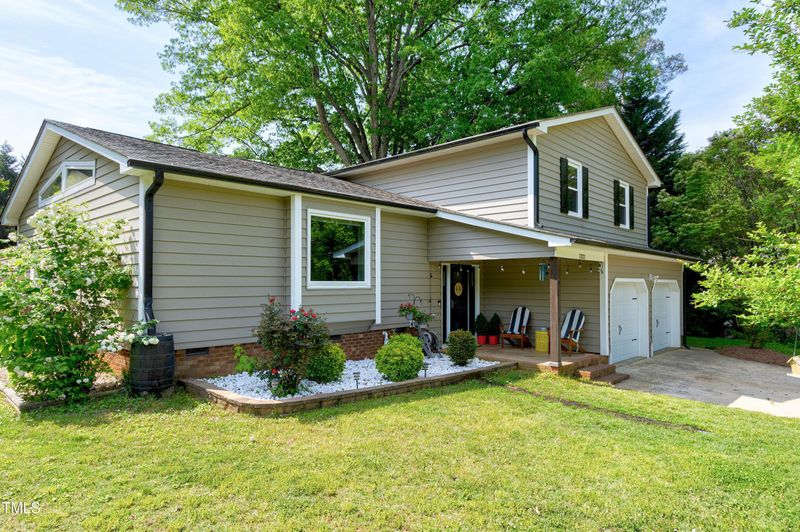 1321 Bloomingdale Dr, Cary, NC 27511