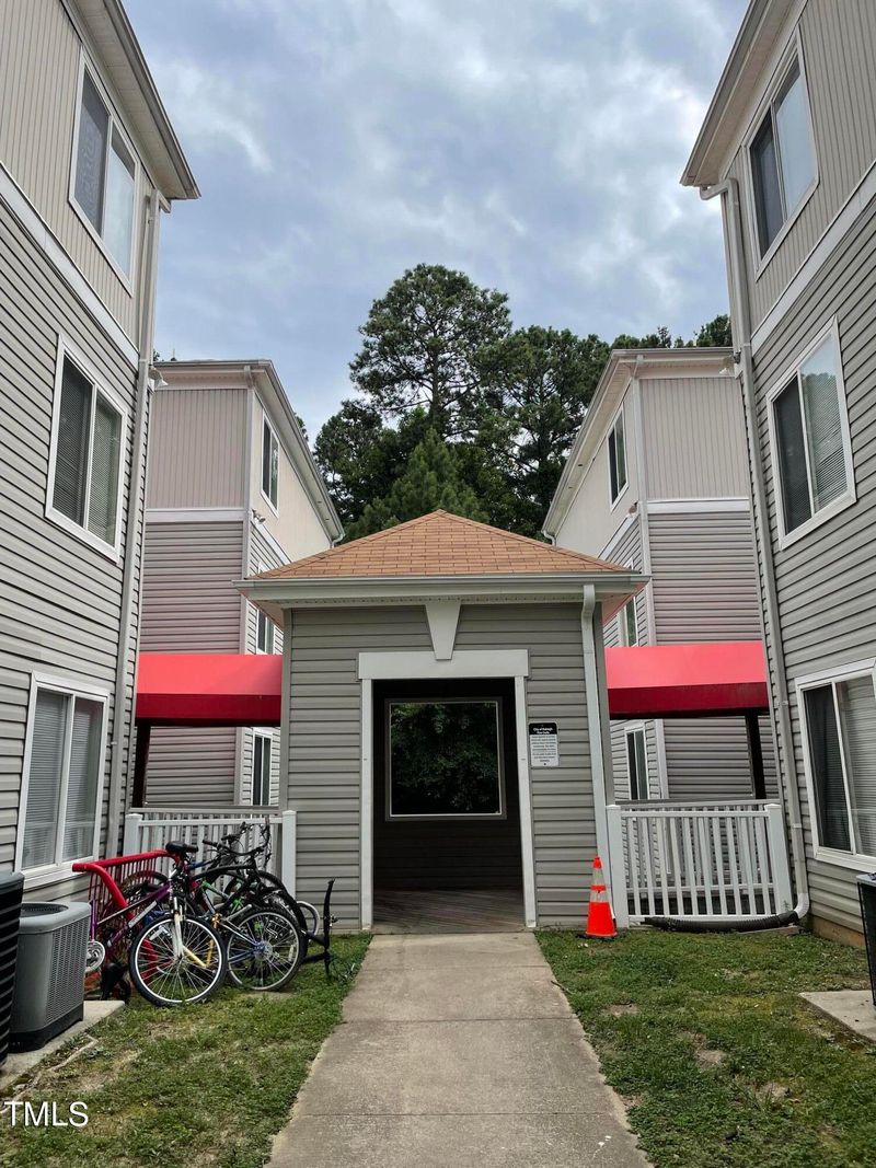 1321 Crab Orchard Dr #303, Raleigh, NC 27606