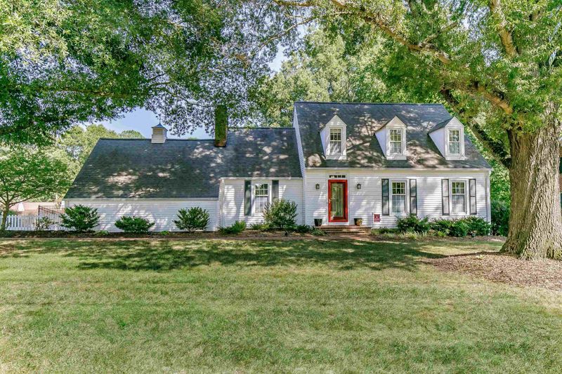 1321 Ridgecrest Ave, Burlington, NC 27215