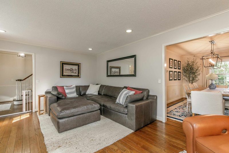 1321 Ridgecrest Ave, Burlington, NC 27215