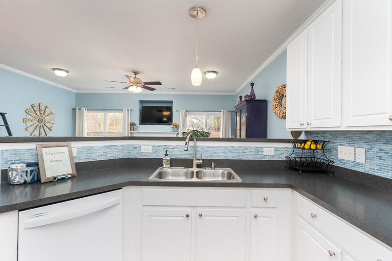 1321 Stone Manor Dr, Raleigh, NC 27610