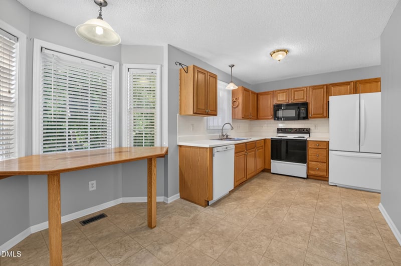 1321 Turret Ct, Fuquay Varina, NC 27526