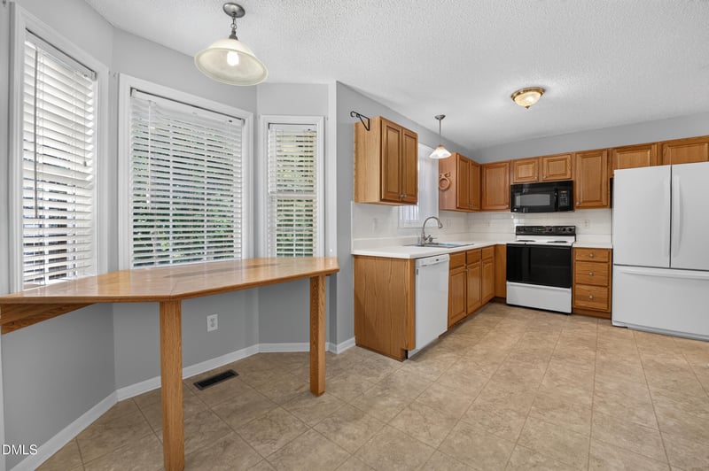 1321 Turret Ct, Fuquay Varina, NC 27526