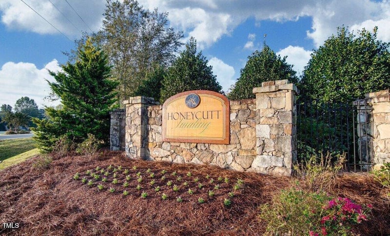 1321 White Spruce Dr, Willow Springs, NC 27592