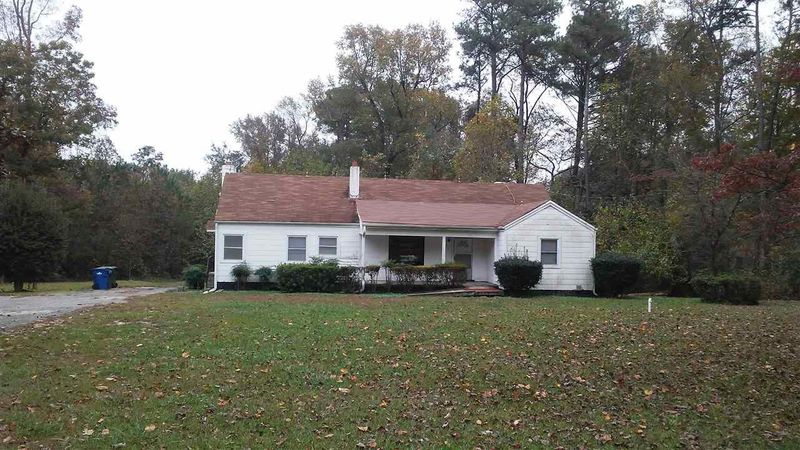 1322 Cross Link Rd, Raleigh, NC 27610