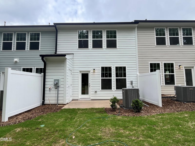 1322 Hammond Dr, Mebane, NC 27302