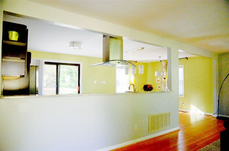 1322 Pineview Dr, Raleigh, NC 27606