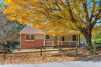 1323 Collins Dr, Burlington, NC 27215