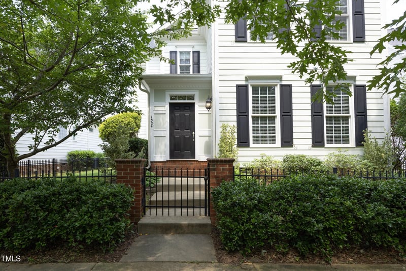 1324 Ileagnes Rd, Raleigh, NC 27603