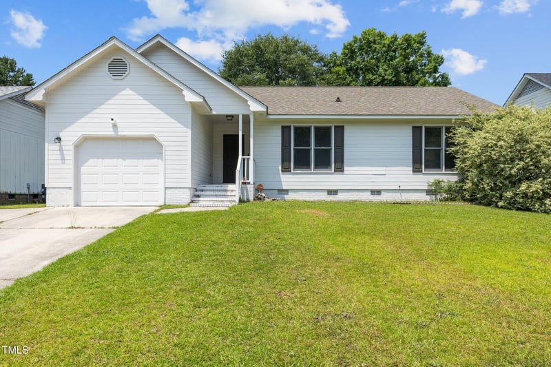 1324 Oak Knolls Dr, Fayetteville, NC 28314