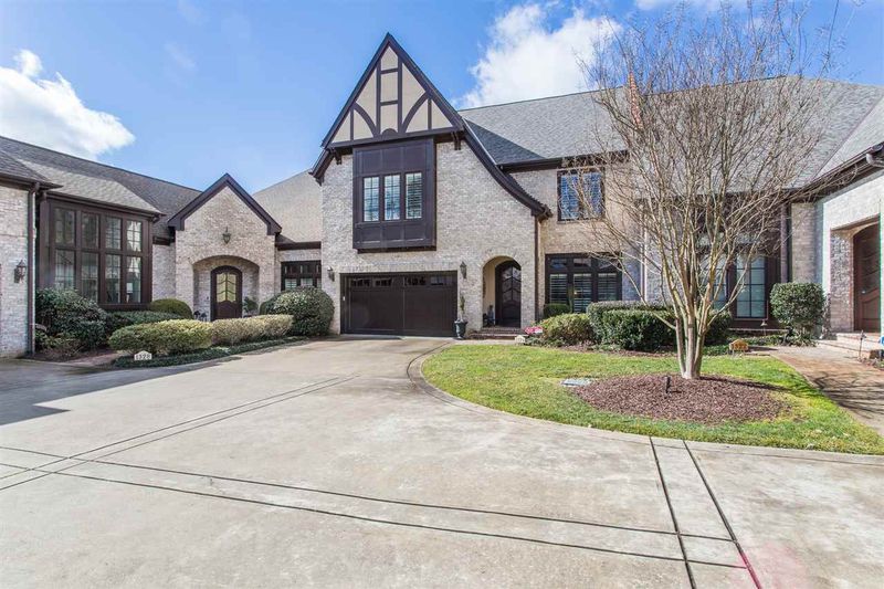 1324 Queensferry Rd, Cary, NC 27511