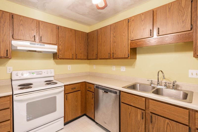 1324 Valley Rn, Durham, NC 27707