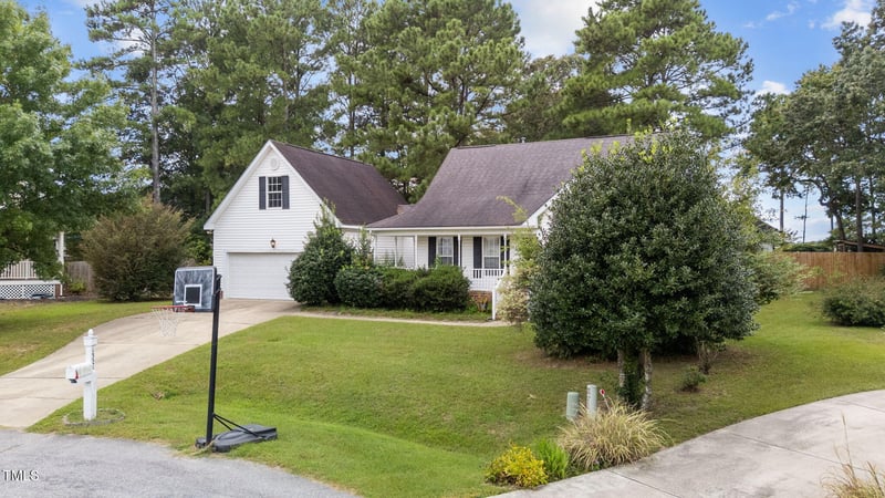 1325 Eagle Eye Ct, Fuquay Varina, NC 27526