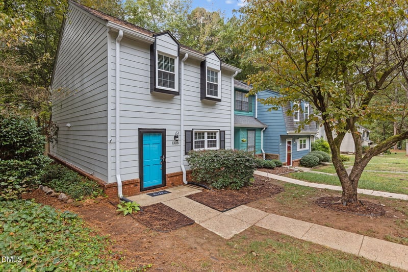 1325 Springlawn Ct, Raleigh, NC 27609