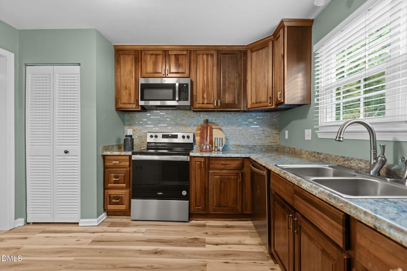 1325 Springlawn Ct, Raleigh, NC 27609