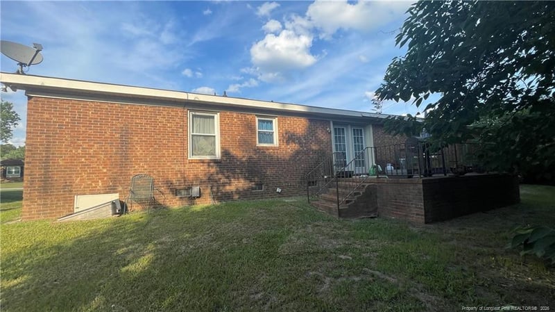 1326 Chilton Dr, Fayetteville, NC 28314