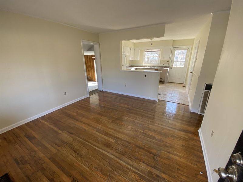 1326 Elm St, Burlington, NC 27217