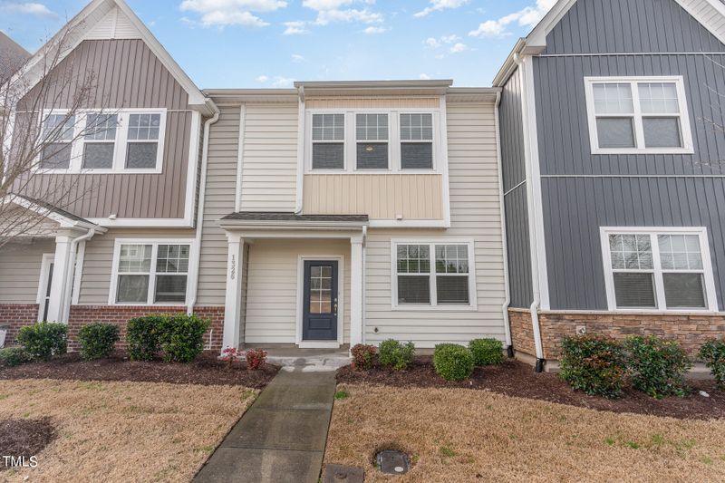 1326 Farm Pond Trl, Durham, NC 27703
