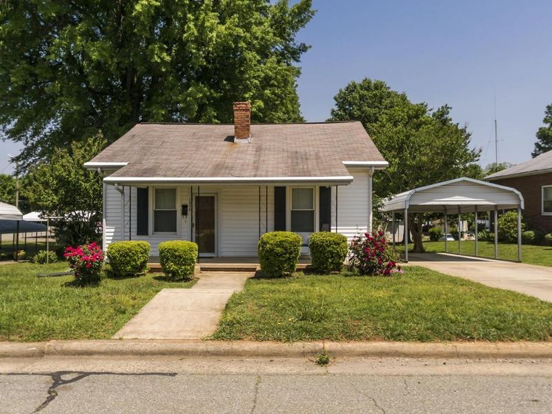 1326 Graham St, Burlington, NC 27217