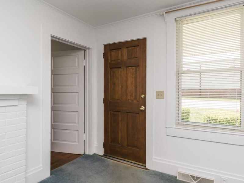 1326 Graham St, Burlington, NC 27217