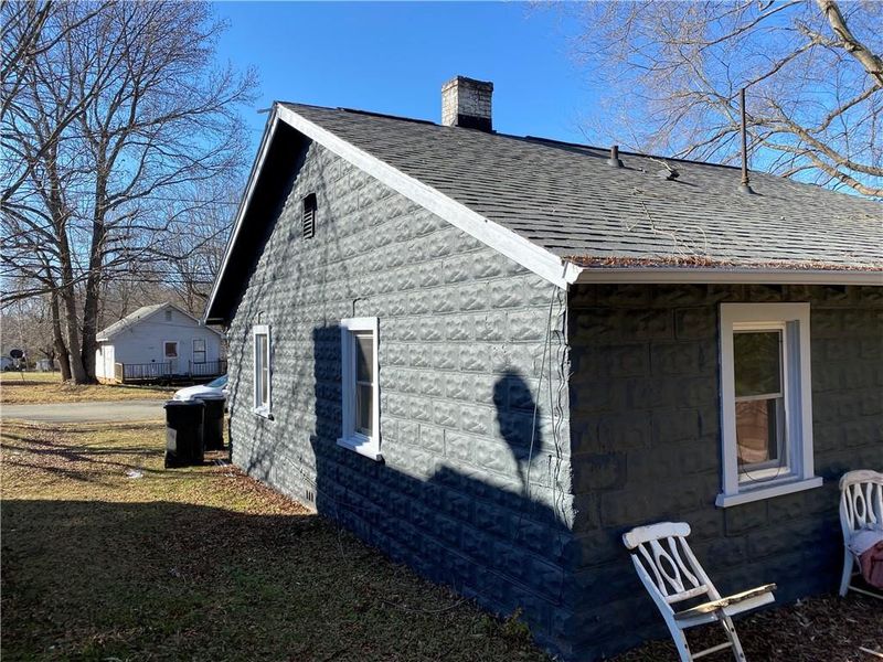 1326 Whitsett St, Burlington, NC 27215