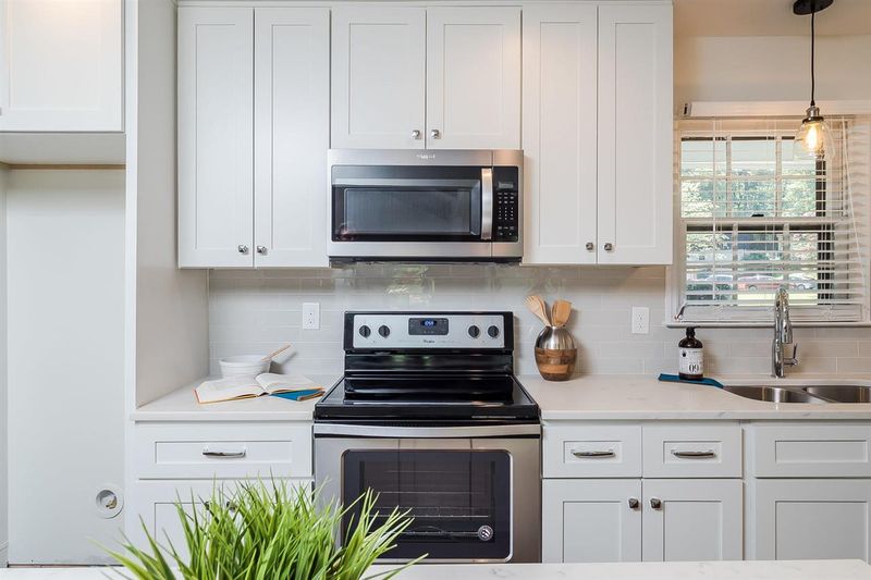 1327 Doylin Dr, Cary, NC 27511
