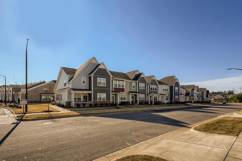 1328 Farm Pond Trl, Durham, NC 27703