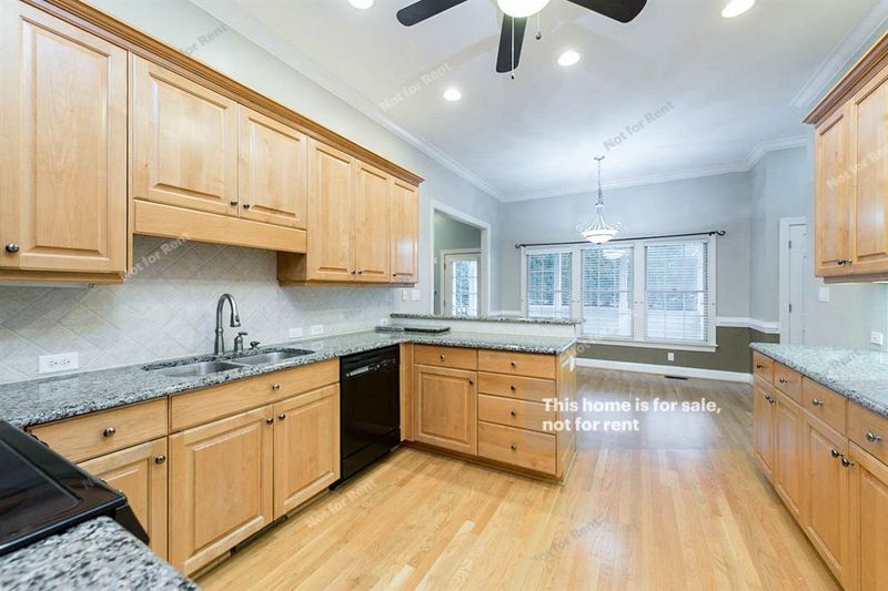 1328 Laneridge Ct, Raleigh, NC 27603